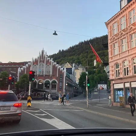 Hel I Med Flott Utsikt Og 4 Soverom 빌라 *